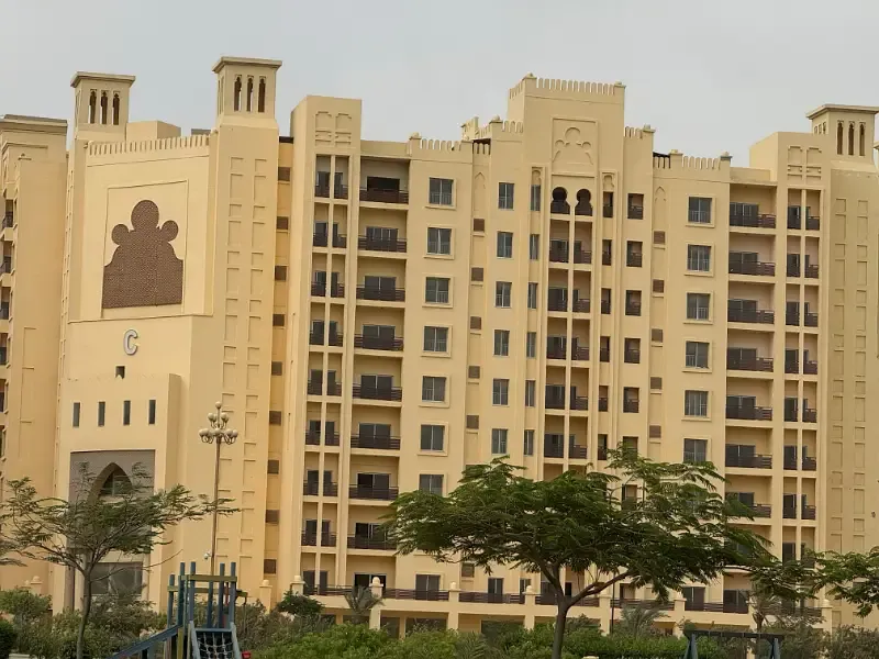2-Bedroom Lounge Luxurious Apartment for Rent, 1,100 Sq Ft Outer Unit near Midway Bahria Town Karachi, with Park, Mosque,
